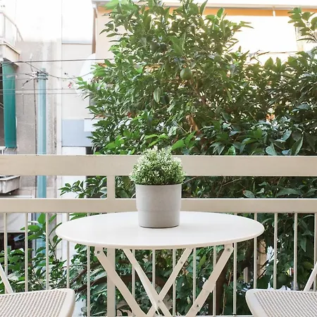 Groovy 2br In Koukaki By Upstreet