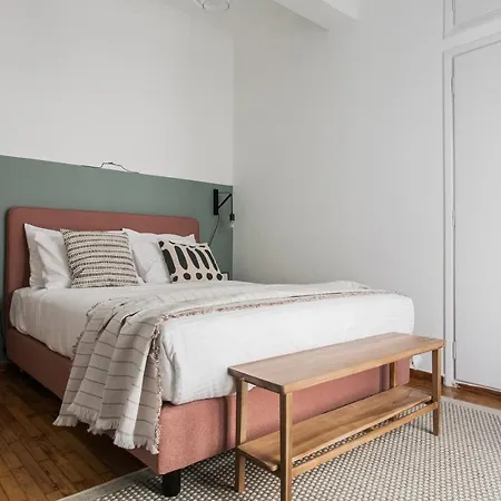 Groovy 2br In Koukaki By Upstreet